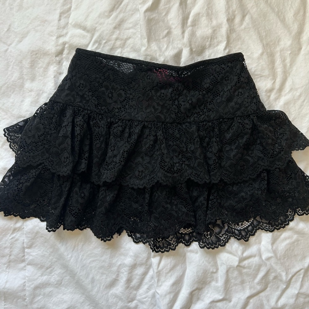 Edikted Ruffle Lace Low Rise Mini Skirt - NEVER WORN & NEW WITH TAGS